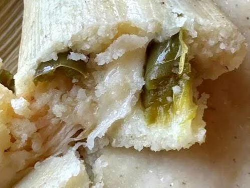 Tamal de Rajas Con Queso