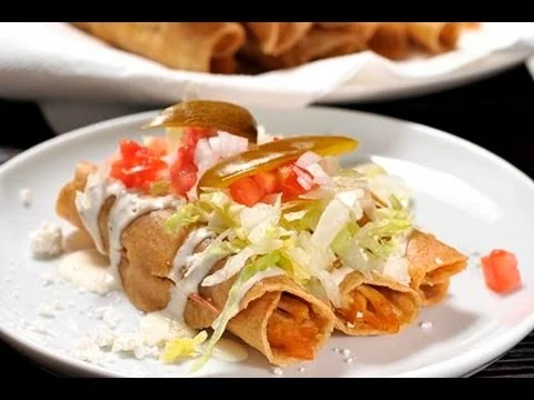 Tacos Dorados de Pollo