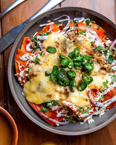 Chilaquiles Rojos Gratinados