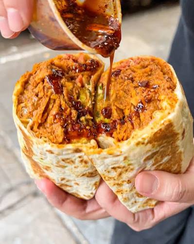 Burrito de Chilaquiles con Huevo