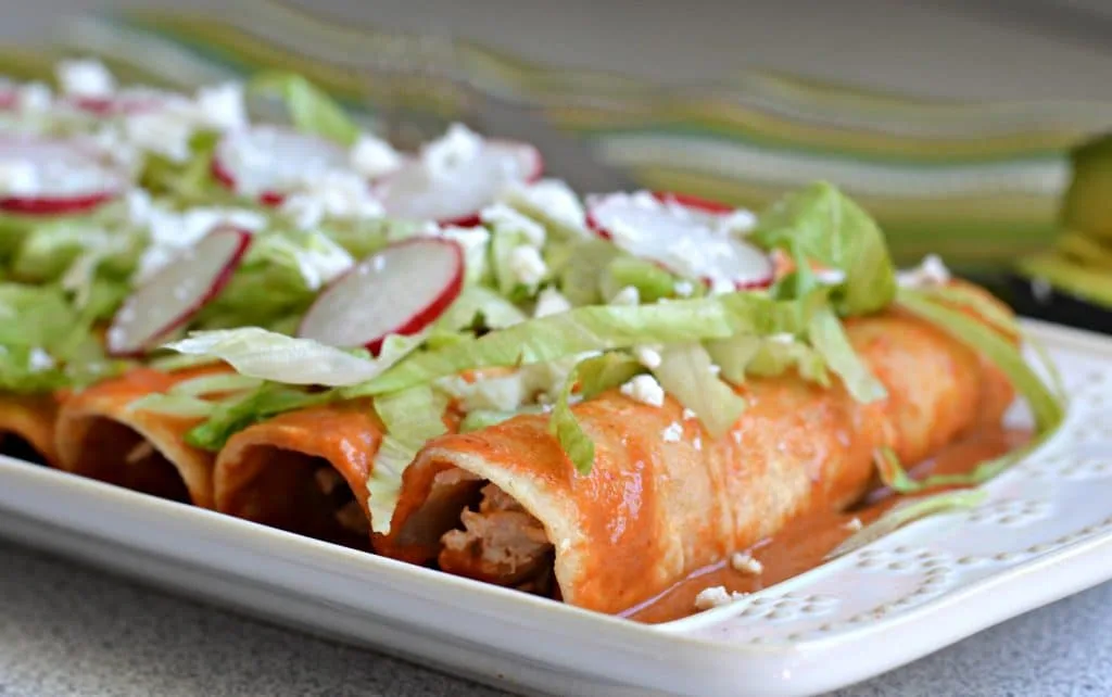 Enchiladas Rojas de Pierna