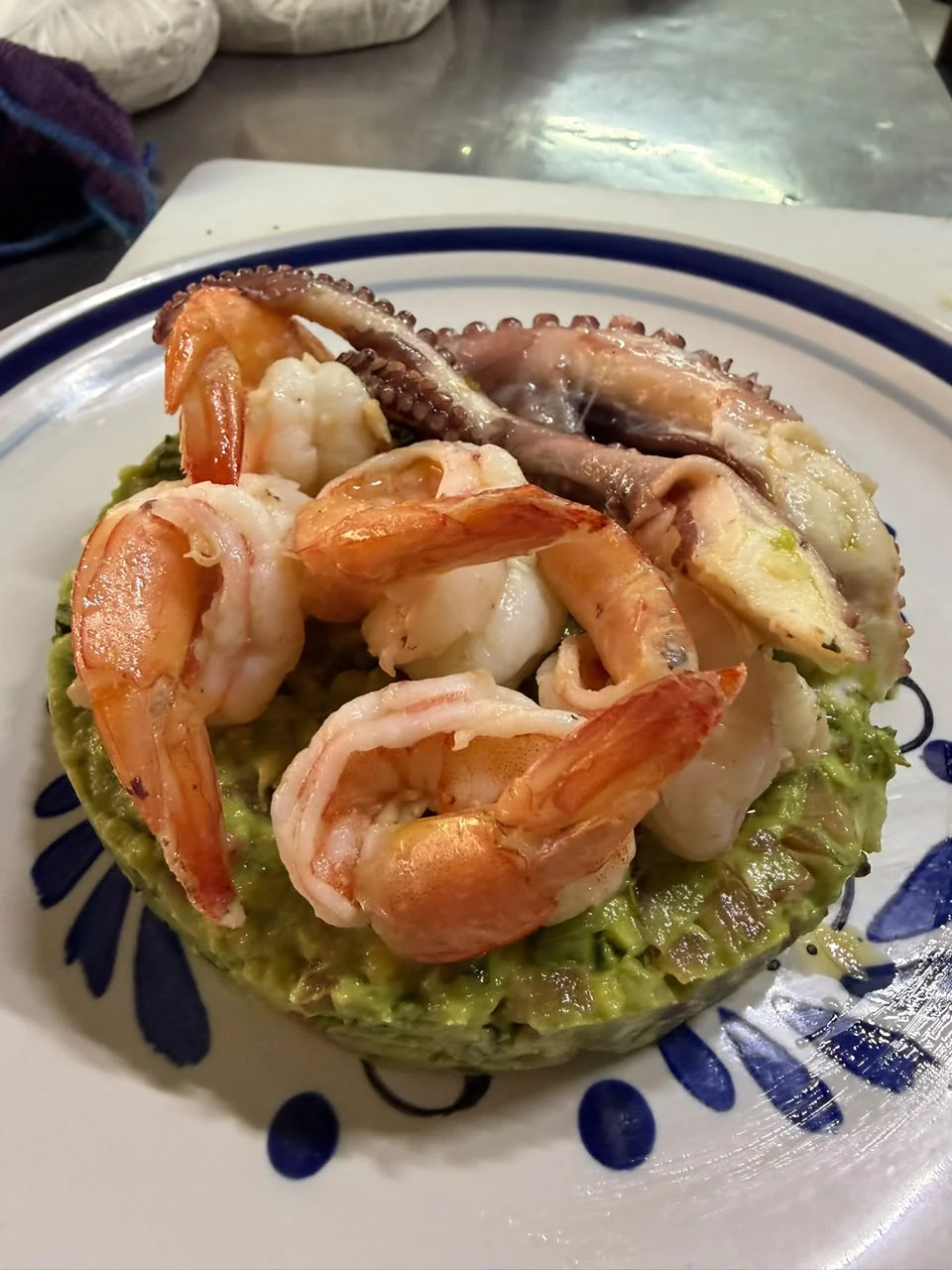 Guacamole con Camaron y Pulpo