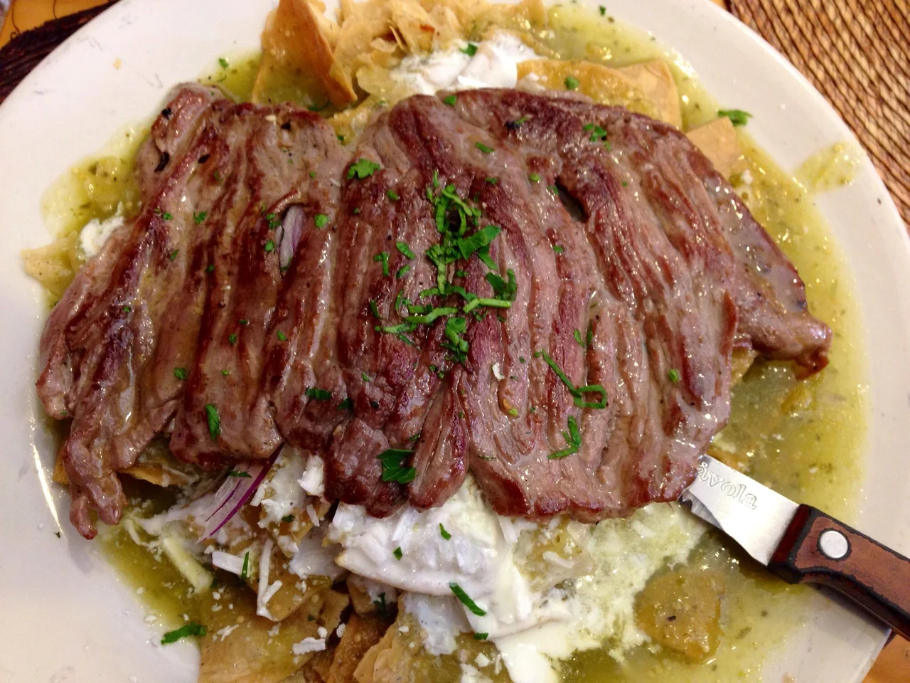 Chilaquiles Verdes Con Asada