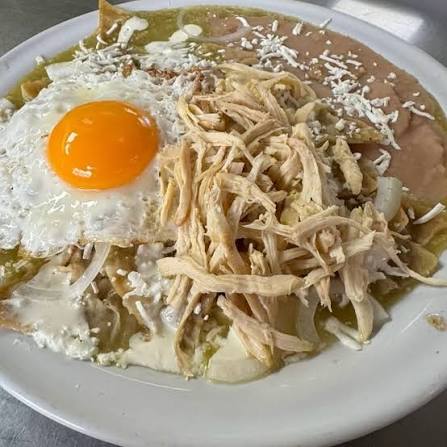 Chilaquiles Verdes con Pollo