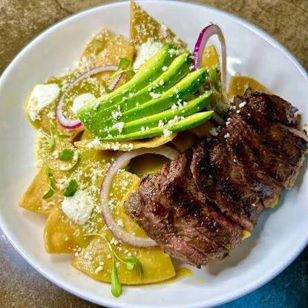Chilaquiles Verdes con Arrachera