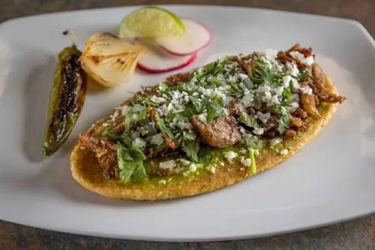 Huarache de Chorizo