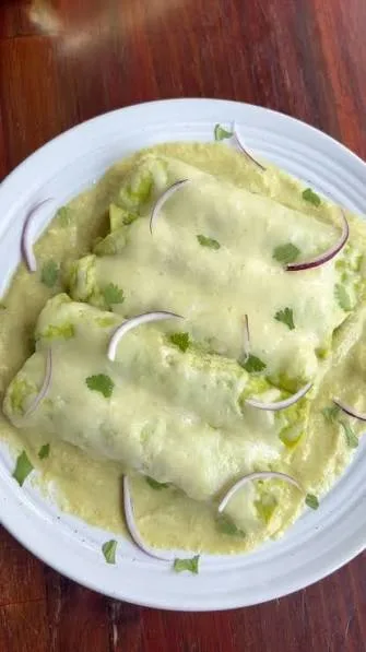 Enchiladas Suizas de Pierna